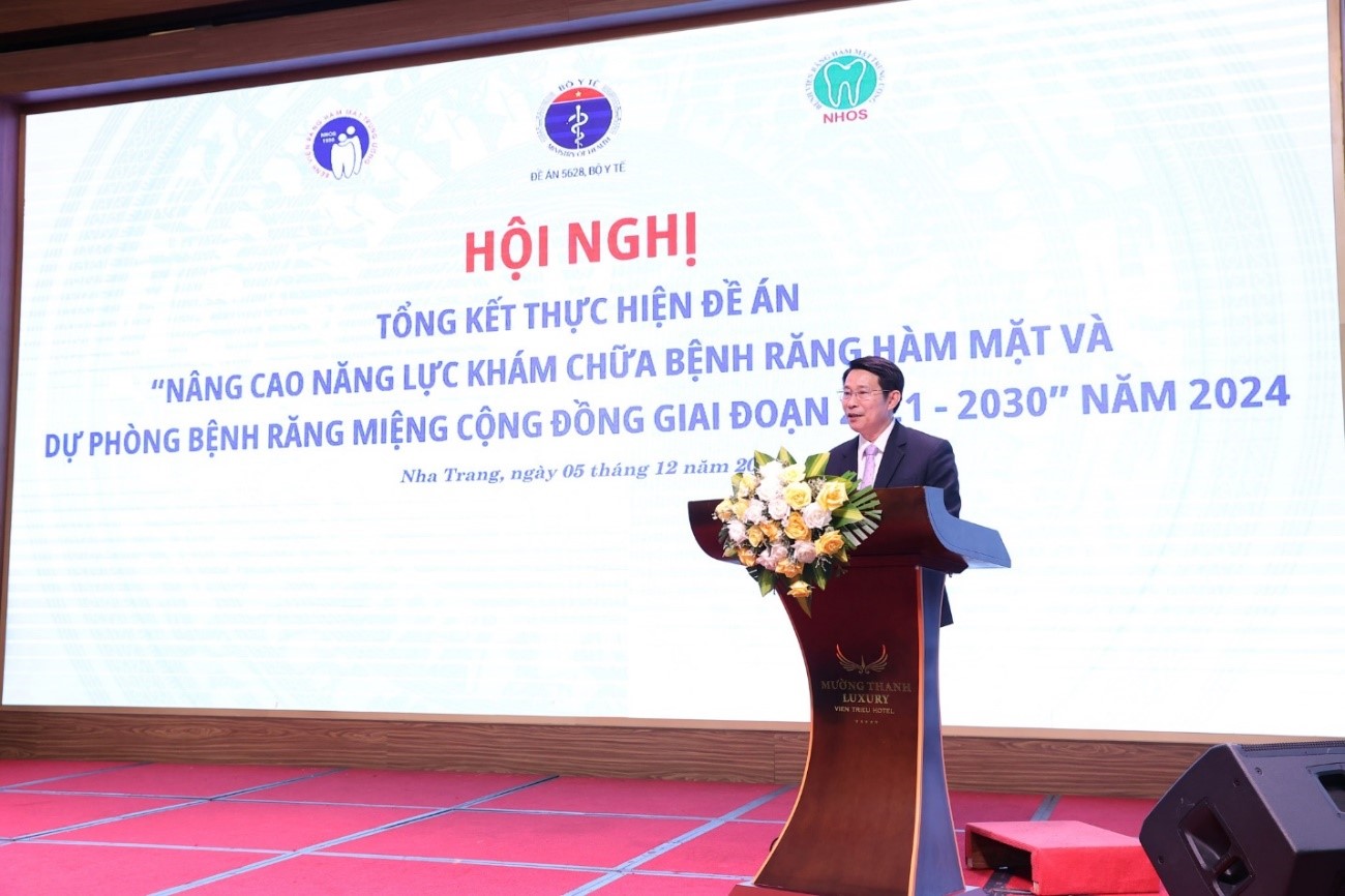 Ông Đinh Văn Thiệu -  Phó Chủ tịch UBND tỉnh Khánh Hòa phát biểu chào mừng